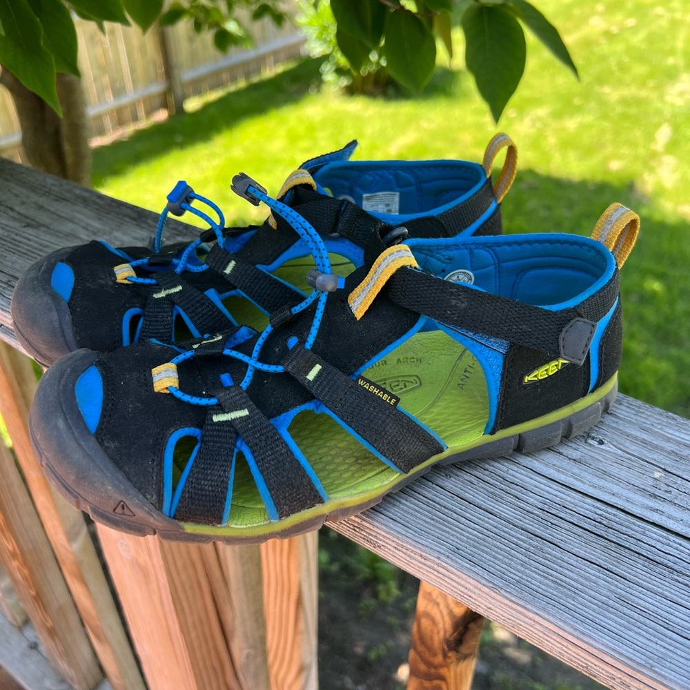 Keen Seacamp Sandals size 6